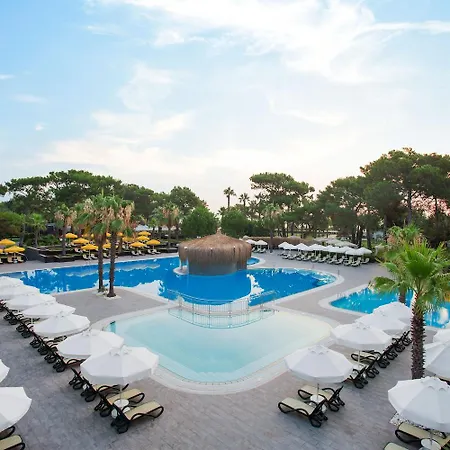 Balmy Foresta Resort
